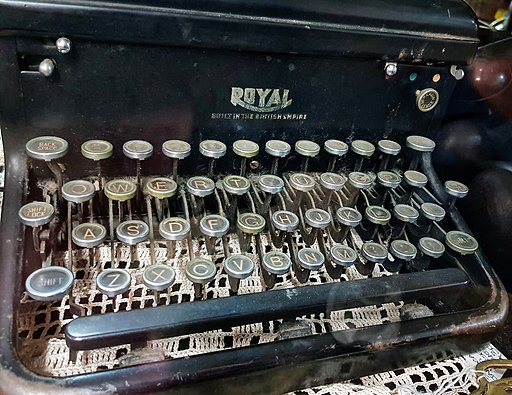 2018-09-22 Royal typewriter keyboard